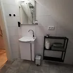 Apartment Dachzimmer Mit Kochecke Und Duschbad, Nahe Messe Hannover