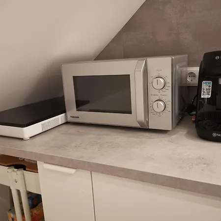 Dachzimmer Mit Kochecke Und Duschbad, Nahe Messe Hanower