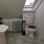 Dachzimmer Mit Kochecke Und Duschbad, Nahe Messe Appartamento