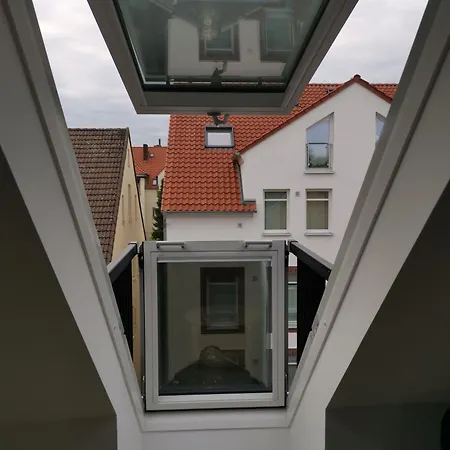 Dachzimmer Mit Kochecke Und Duschbad, Nahe Messe *